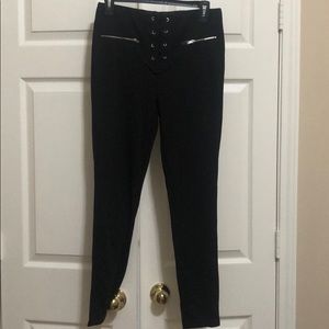 Lea & Viola – Lace-Up Zipper Accent Leggings